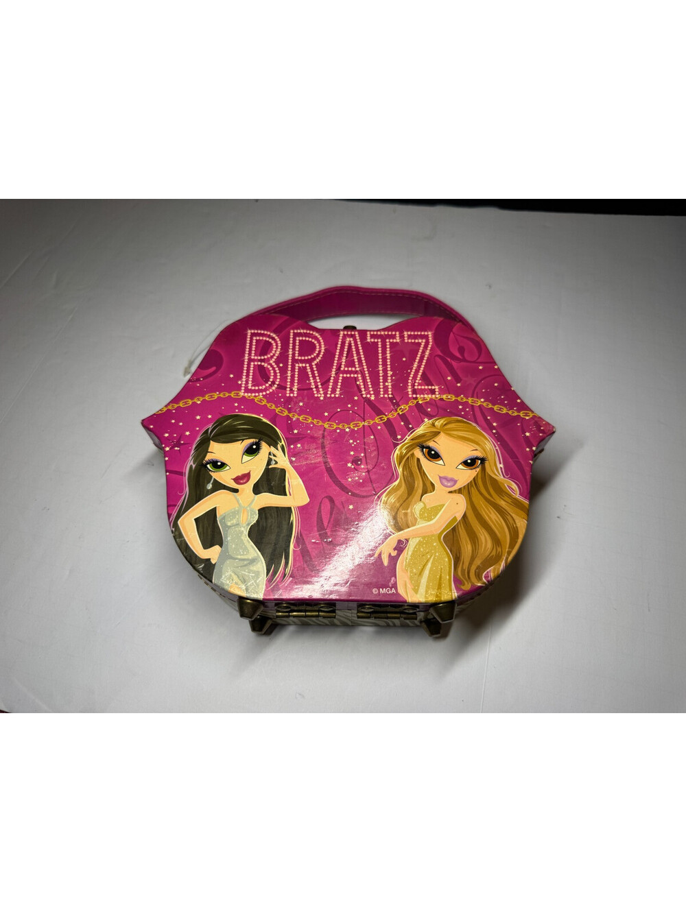 Vintage Nostalgic Bratz Dolls Lip-Shaped Carrying Case Good 2007 Needs Cleaning